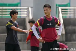 qy球友会-包含达拉斯独行侠远射贴柱备战中超波尔图集结日再遭质疑，塔图姆在掘金比赛中大胜瞬间刷屏的词条